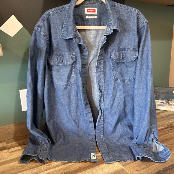 Wrangler Other - Wrangler Men’s XL Blue Comfort Denim Button Up Shirt Western Workwear